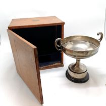 Large presentation 1909 (N/O) sterling silver 2 handled trophy by Johnson Walker & Tolhurst on