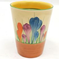 Clarice Cliff Bizarre Crocus Pattern beaker, slight rim chip, 9 cm high.