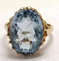 9ct hallmarked gold blue topaz stone set ring - size M & 5.2g total weight