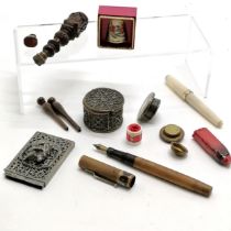 Qty of desk top items inc antique carved wooden seal with brass mermaid seal (9cm), unusual pen