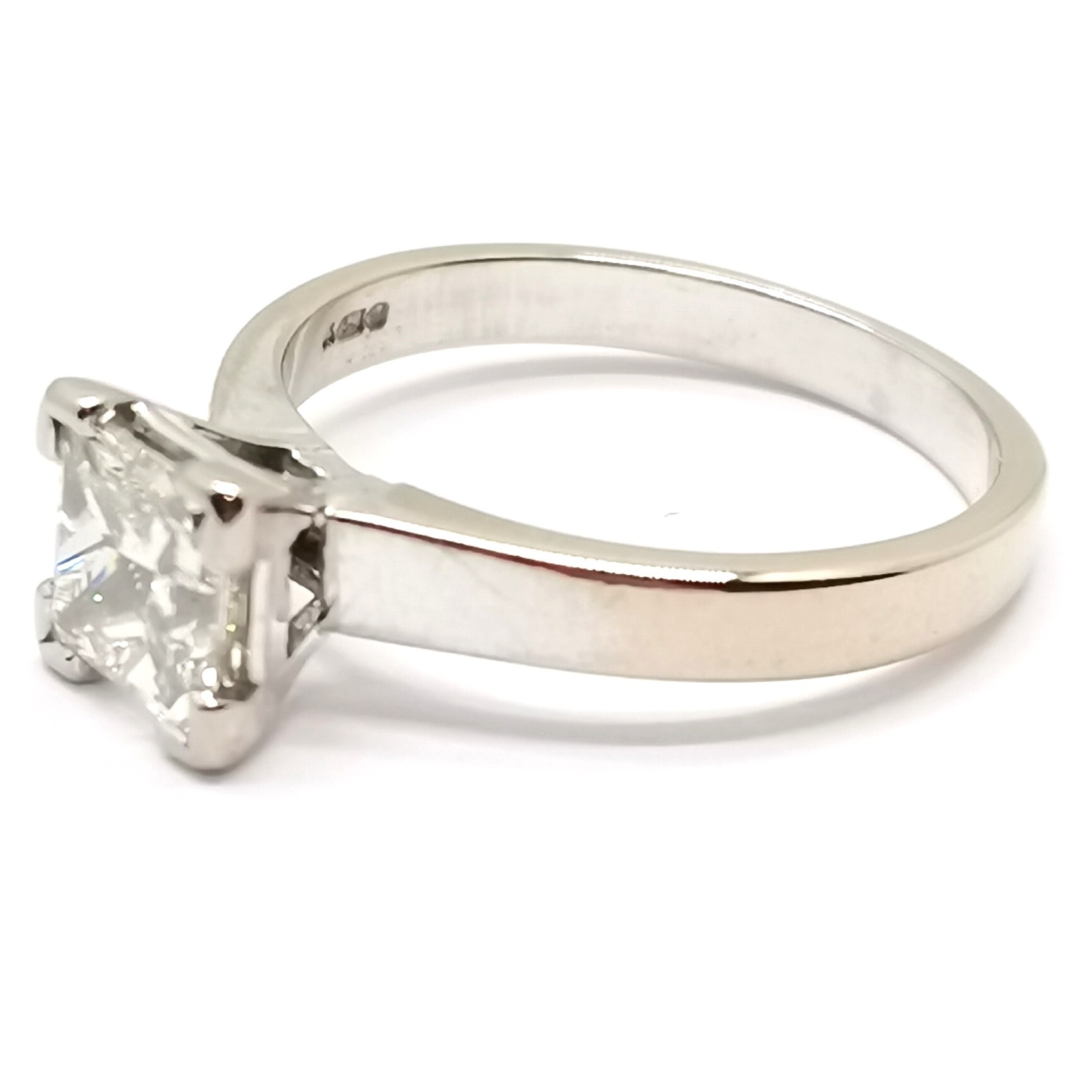 18ct hallmarked white gold princess cut diamond solitaire ring with certificate stating carat weight - Image 6 of 7