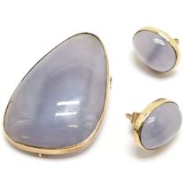 9ct marked gold mounted lavender jade / nephrite pendant brooch 4.5cm drop t/w matching 9ct gold
