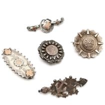 5 x antique silver hallmarked brooches (2 with unmarked gold detail) - total weight 18g & pins