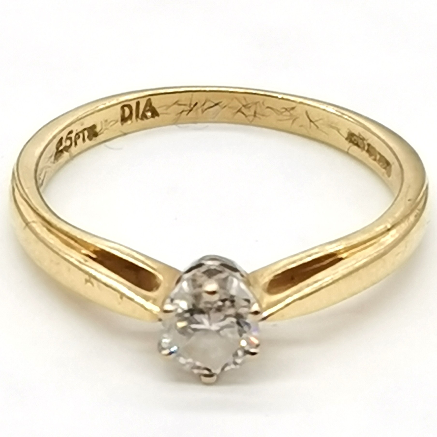 18ct hallmarked gold solitaire diamond ring - size L½ & 2.4g total weight ~ the diamond is approx