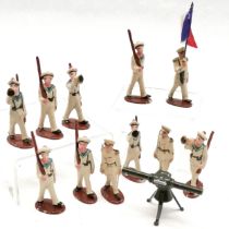 11 x zinc toy soldiers (7.5cm) t/w lead gun on stand