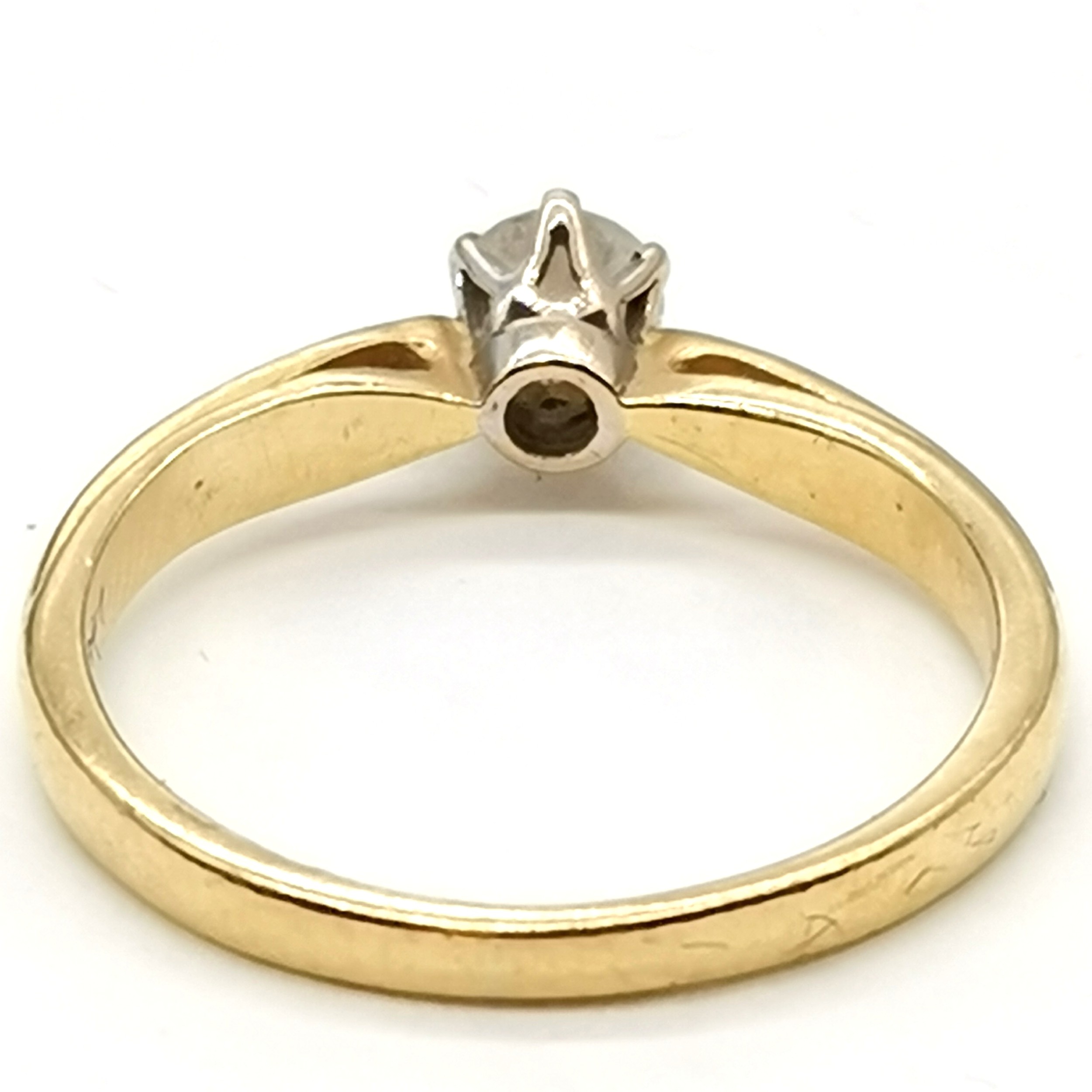 18ct hallmarked gold solitaire diamond ring - size L½ & 2.4g total weight ~ the diamond is approx - Image 2 of 4