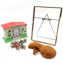 Tinplate novelty Hungarian dog kennel moneybox, brass frame (17cm x 13cm) & bag with game of jacks
