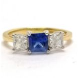 18ct hallmarked gold sapphire / princess cut diamond 3 stone ring - size L & 3.2g total weight ~