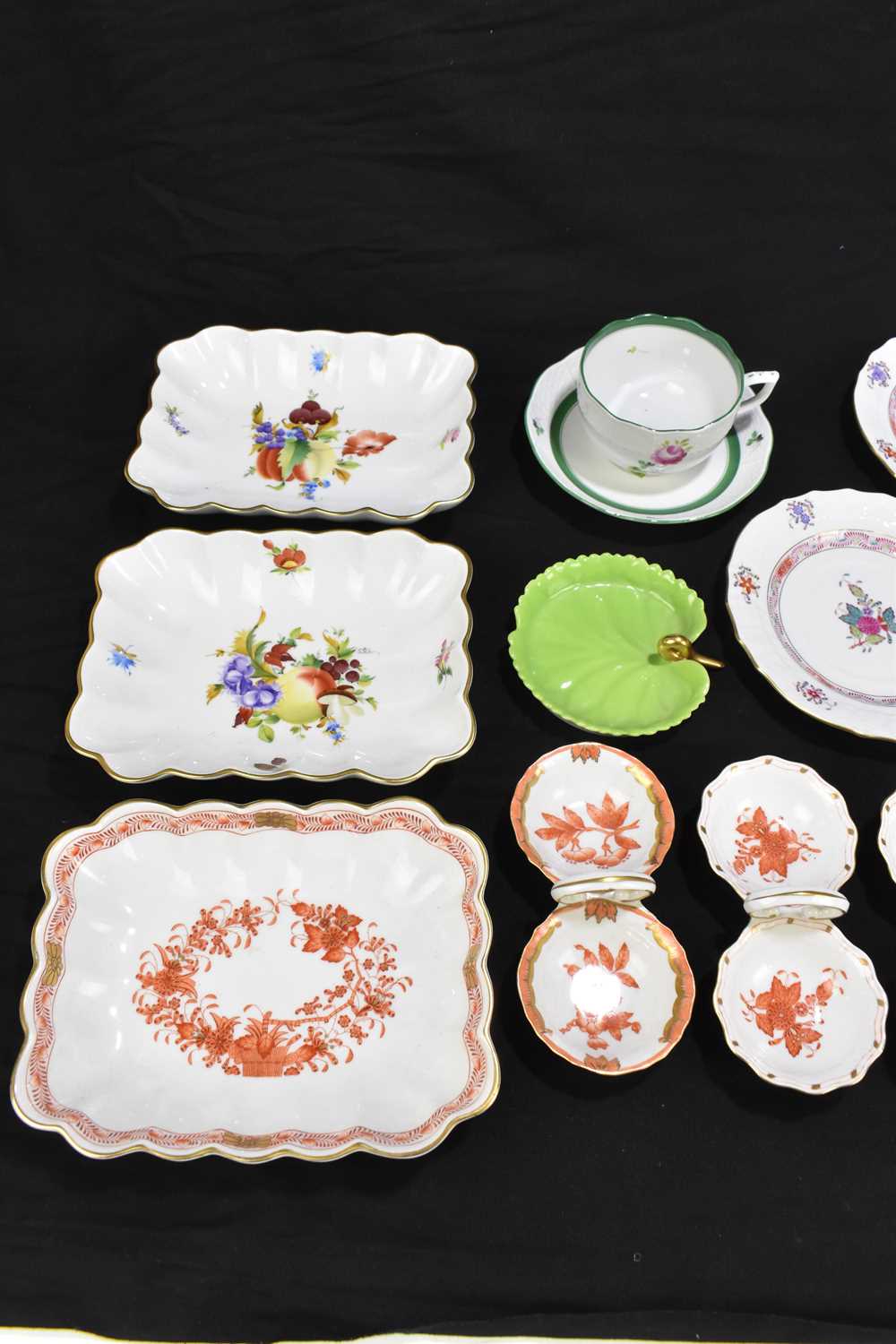 HEREND; a collection of assorted porcelain to include three rectangular dishes with hand painted - Image 2 of 7