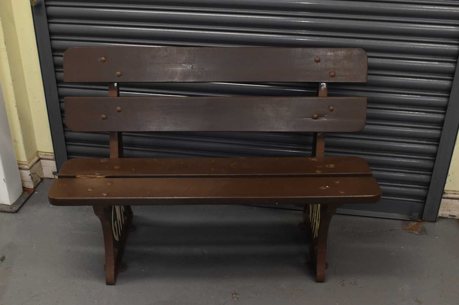 RAILWAYANA; a GWR platform bench with cast iron base and wooden seat, length 120cm. - Image 4 of 5