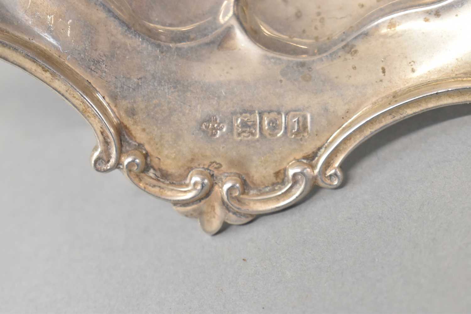 HORACE WOODWARD & CO LTD; a set of three Edward VII hallmarked silver comports, London 1906, the - Image 5 of 6