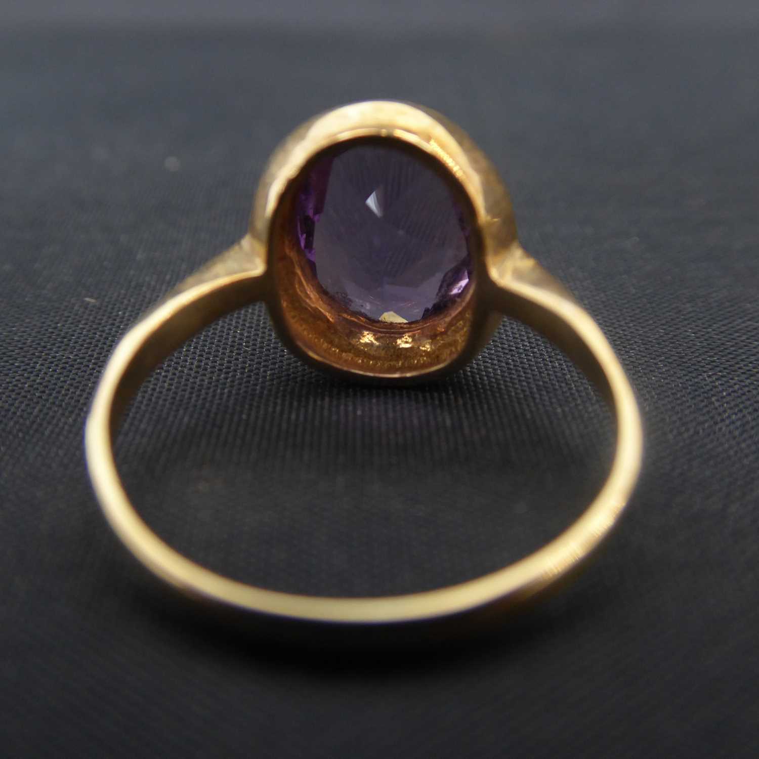 Two 9ct gold dress rings comprising a smoky quartz cabochon in 9ct gold oval mount, split shoulders, - Image 4 of 5