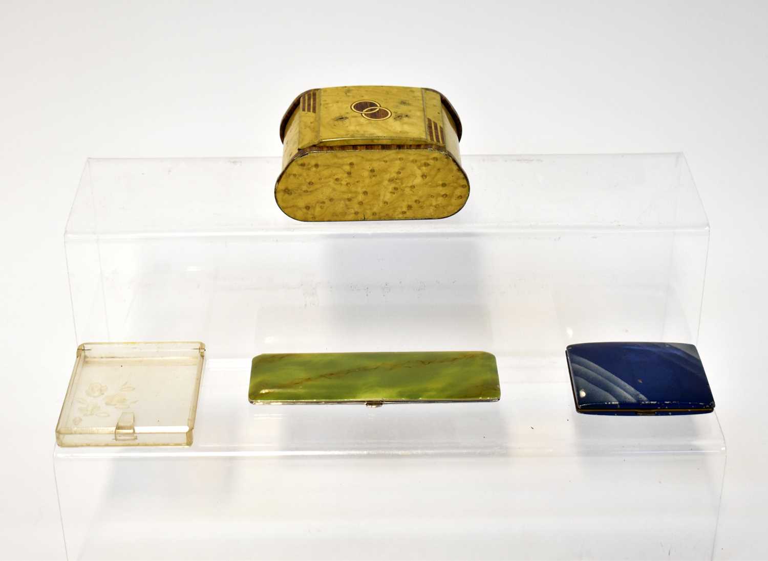 Four vintage compacts to include a green rectangular example.Qty: 4