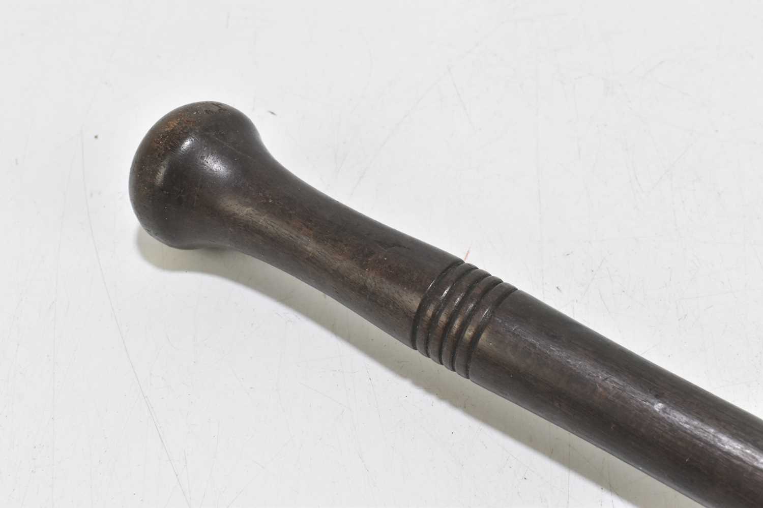 An Edwardian yellow metal mounted and horn handled walking stick, with malacca shaft, length 91cm, - Image 7 of 7