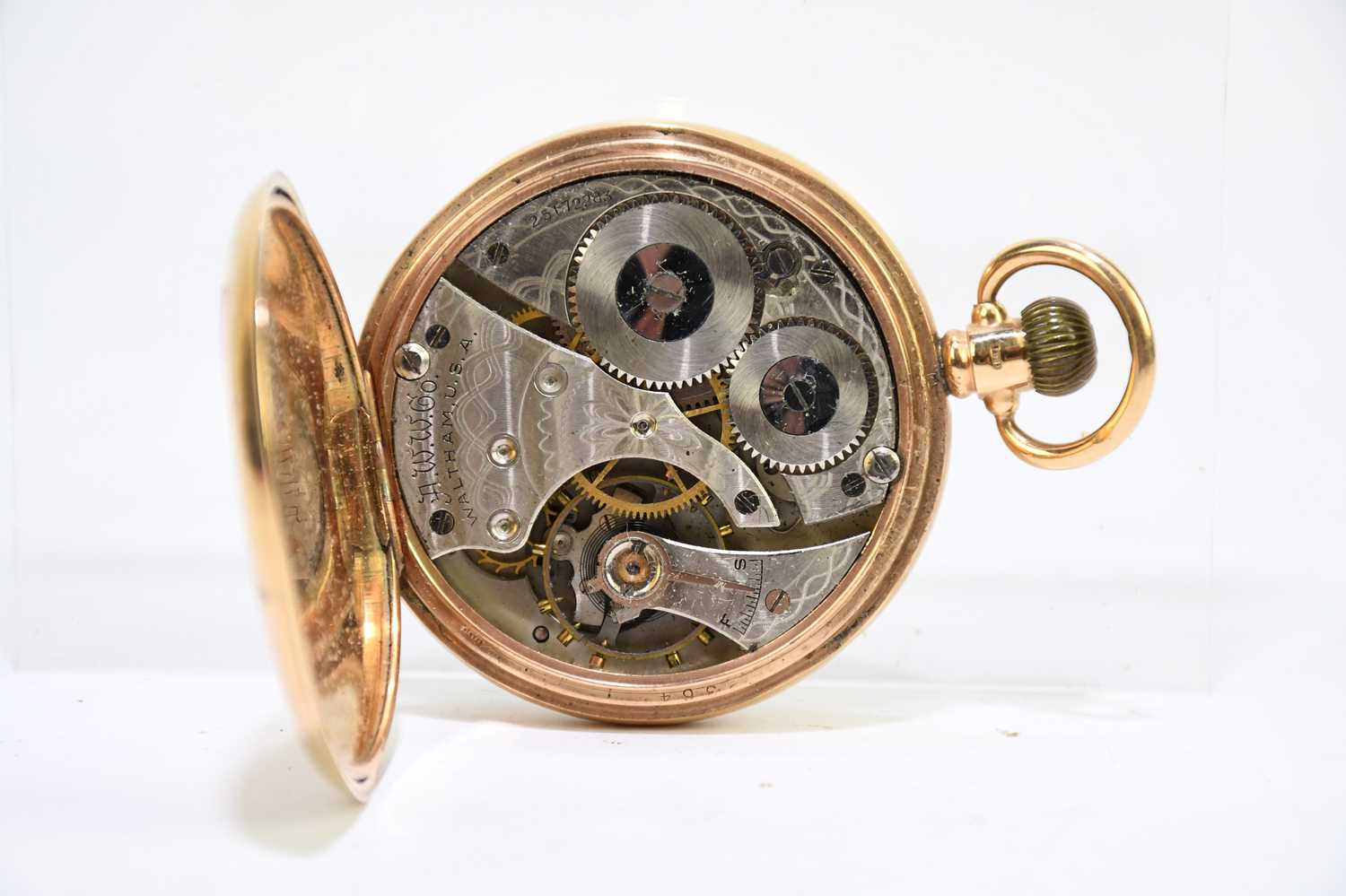 WALTHAM; a 9ct yellow gold cased crown wind open face pocket watch, the enamel dial set with Roman - Image 3 of 3