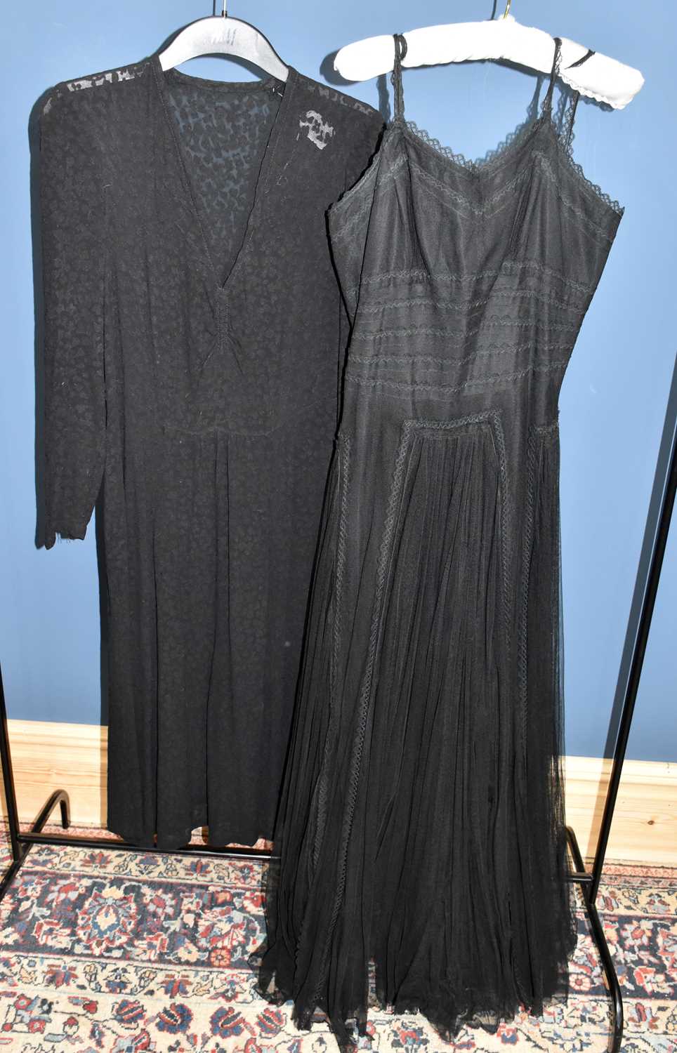 A black sequinned full length 1920s flapper dress style tunic with an electric blue sequin design, - Image 2 of 3