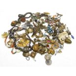 A collection of assorted costume jewellery to include assorted Victorian brooches, gatelink