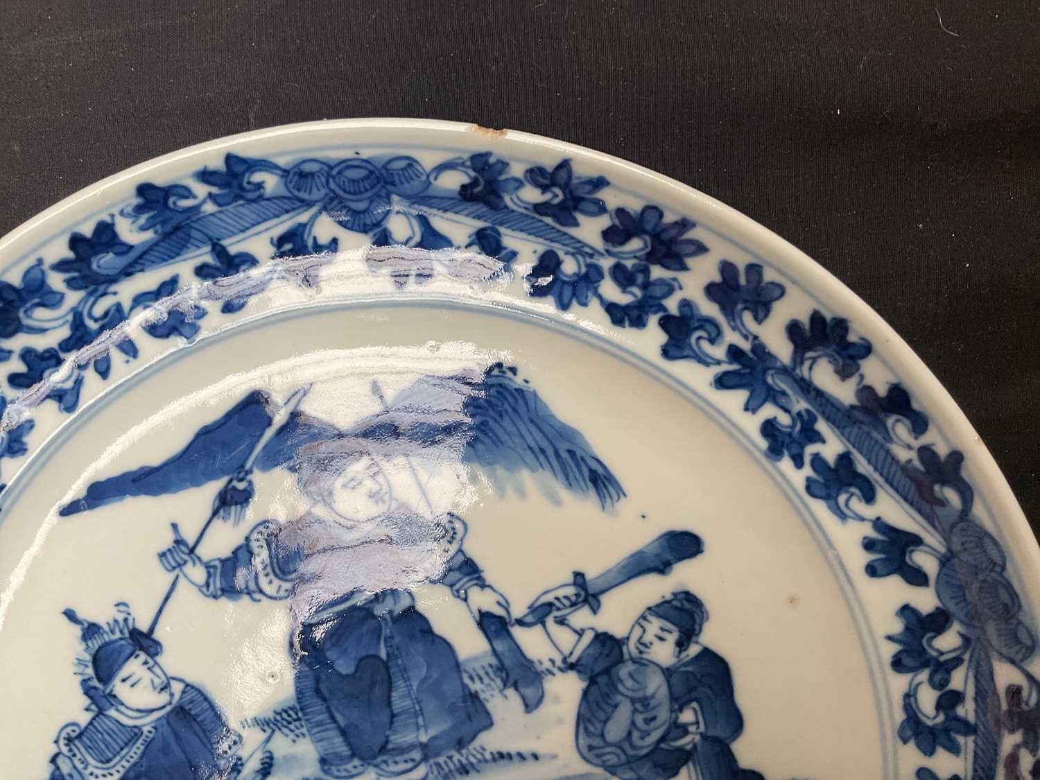 A near pair of 19th century Chinese blue and white Proc plates of circular form decorated with - Image 6 of 9