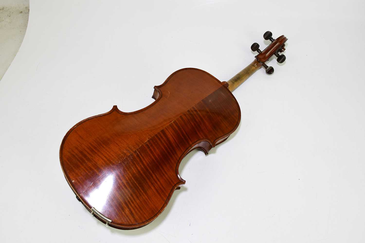 A full size French viola with two-piece back, length 40.5cm, cased with a bow. Condition Report: - Image 3 of 9