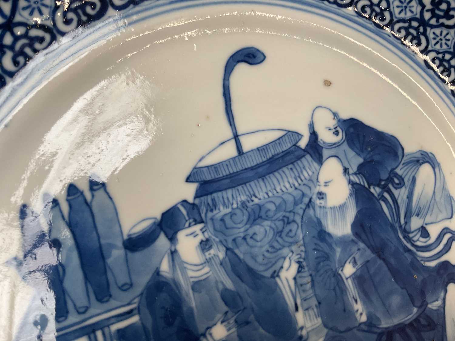 Two 19th century Chinese blue and white plates of circular form to include an example decorated with - Image 4 of 10