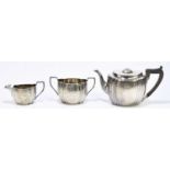 T SMITH & SON; a Victorian silver three piece tea service, Glasgow 1895, gross weight 20.5opzt /