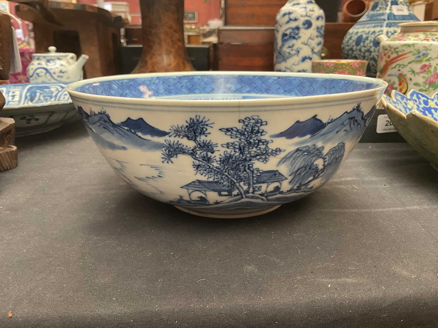 Two 19th century Chinese blue and white porcelain footed bowls comprising an example decorated - Image 9 of 17