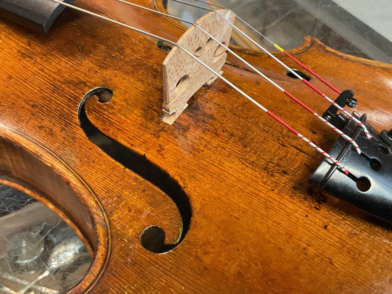 A full size violin, probably French, with one-piece back, length 35.5cm, unlabelled.Condition - Image 14 of 15