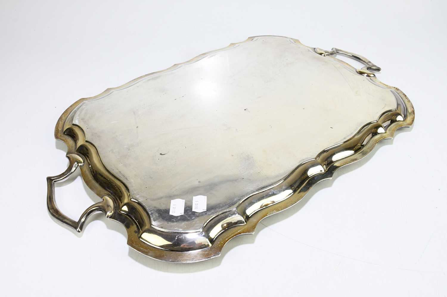 VINERS LTD; a George V hallmarked silver twin handled serving tray, of serpentine rectangular - Image 4 of 5