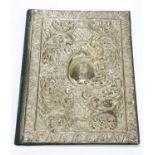 WALKER & HALL; an Edwardian hallmarked silver mounted green leather blotter, decorated throughout