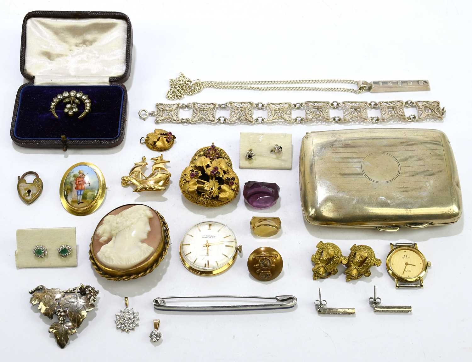 A small quantity of assorted hallmarked silver, white metal and silver plated costume jewellery to