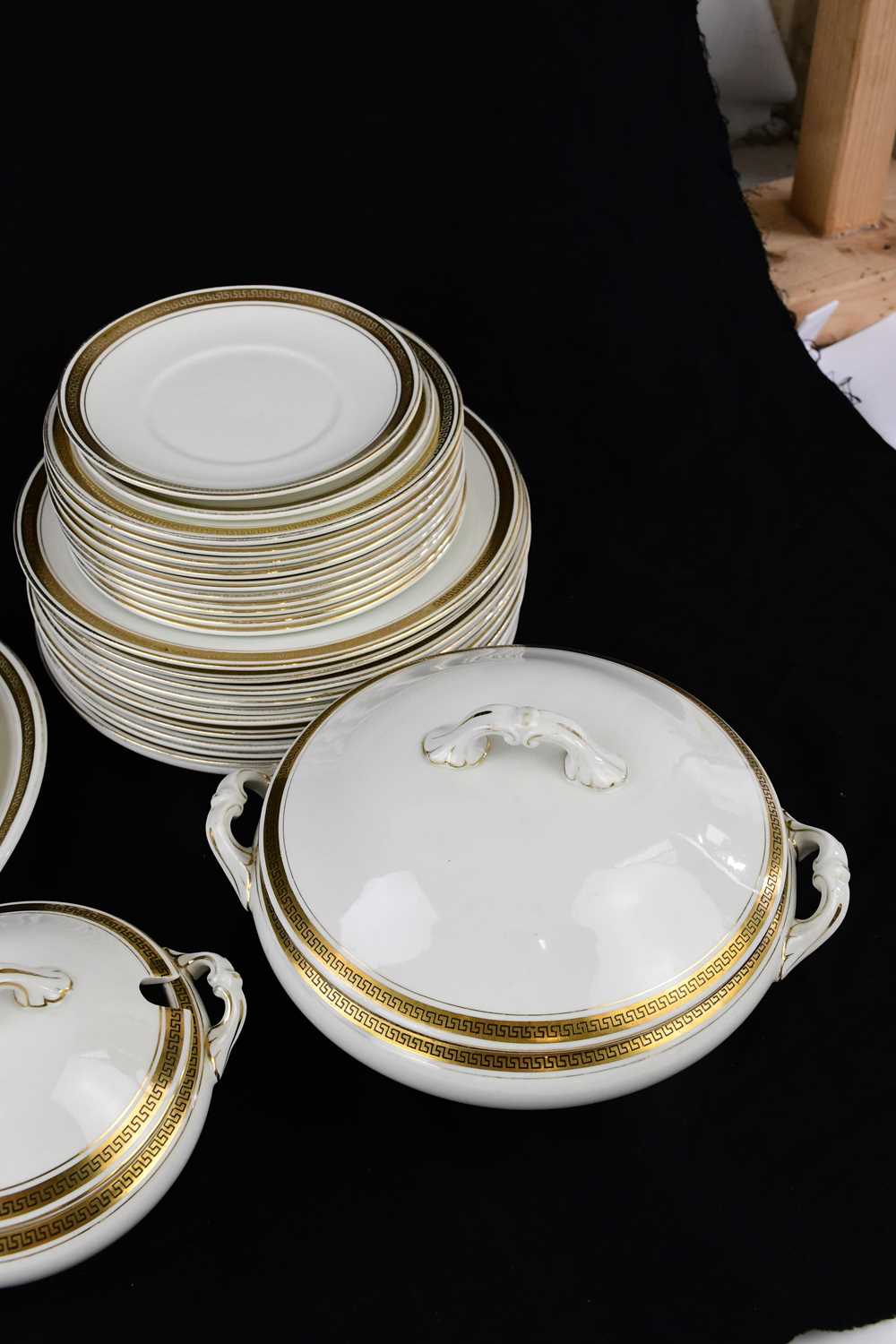 WEDGWOOD; 'Imperial Porcelain' dinner service, to include twelve plates, ten bowls, two tureens, ten - Image 4 of 4