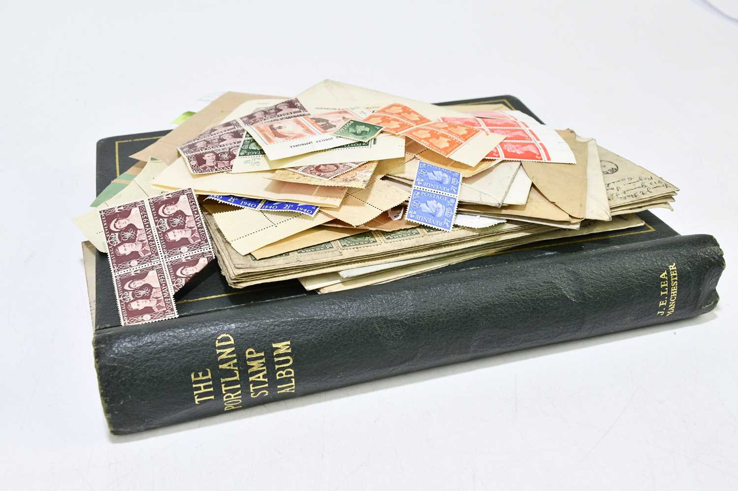 A collection of predominantly British stamps, contained in an album and loose, together with a tin - Image 4 of 5