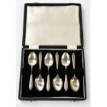 WILLIAM SUCKLING LTD; a cased set of six George VI teaspoons, Birmingham 1945, approx weight 2ozt/