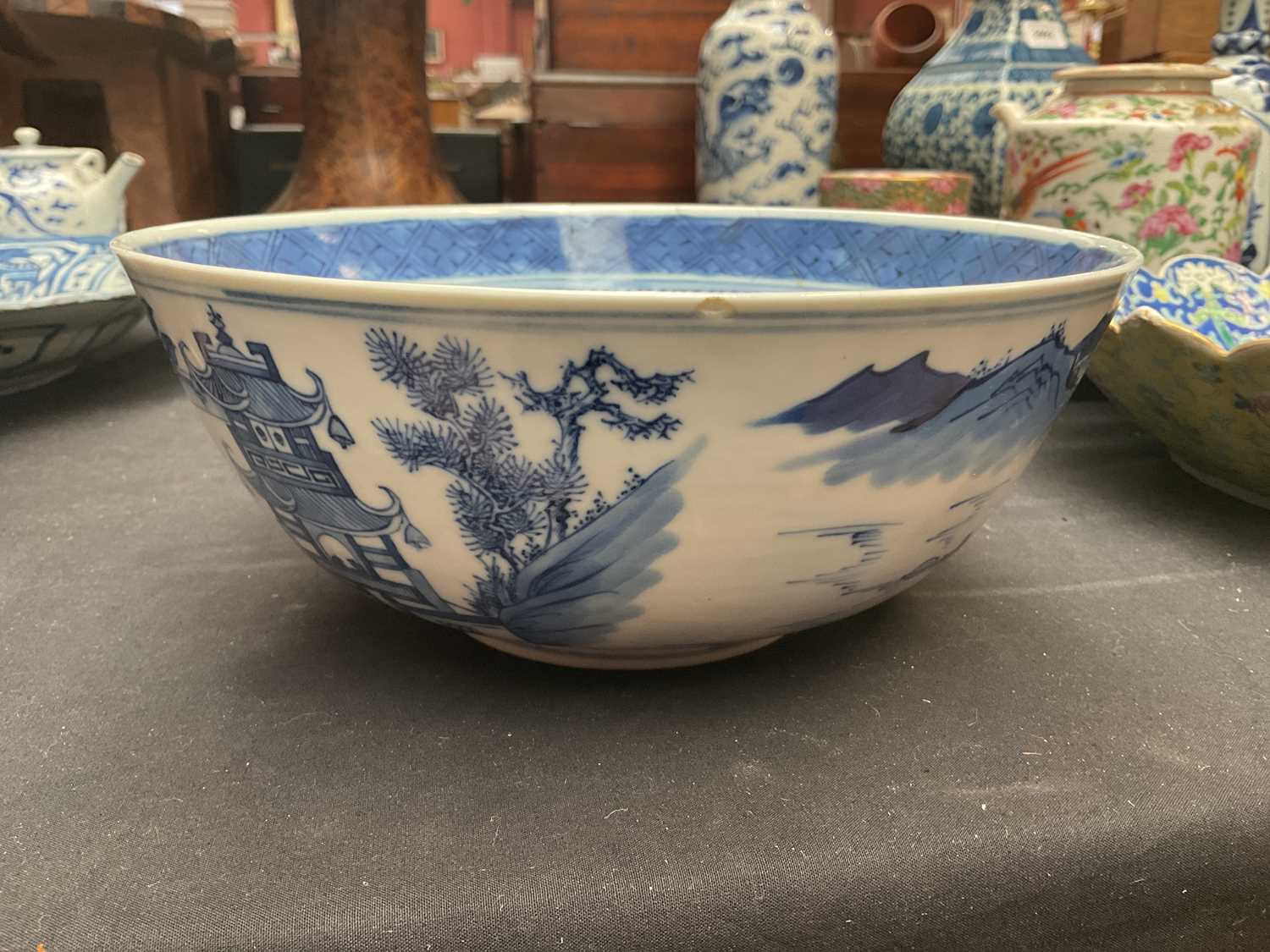 Two 19th century Chinese blue and white porcelain footed bowls comprising an example decorated - Image 10 of 17