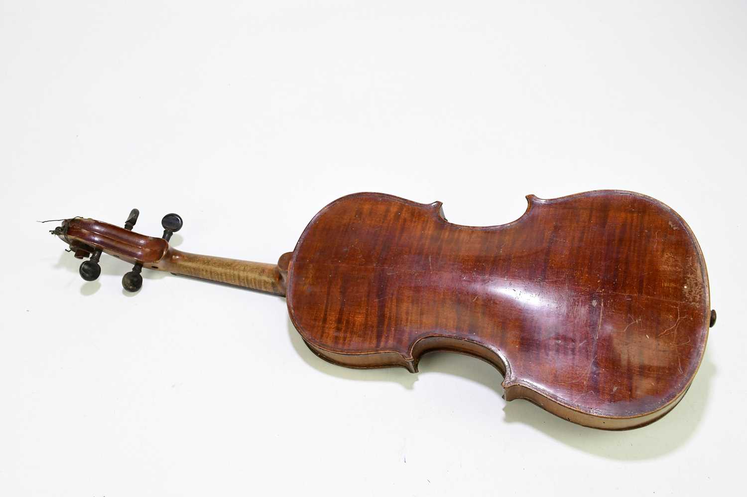 A three quarter size Maidstone violin, with bow. - Image 5 of 5