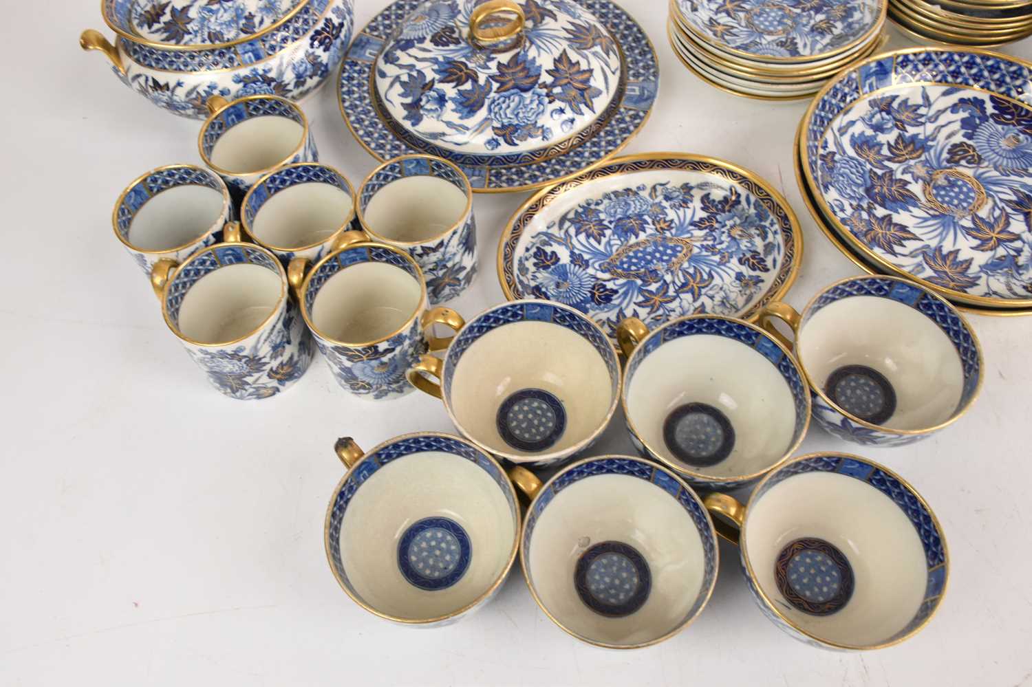 A quantity of 19th century blue and white teaware to include cups, saucers, bowls, a teapot, etc. - Image 3 of 5