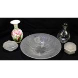 A small quantity of decorative glass to include two frosted glass jars and covers, a frosted glass