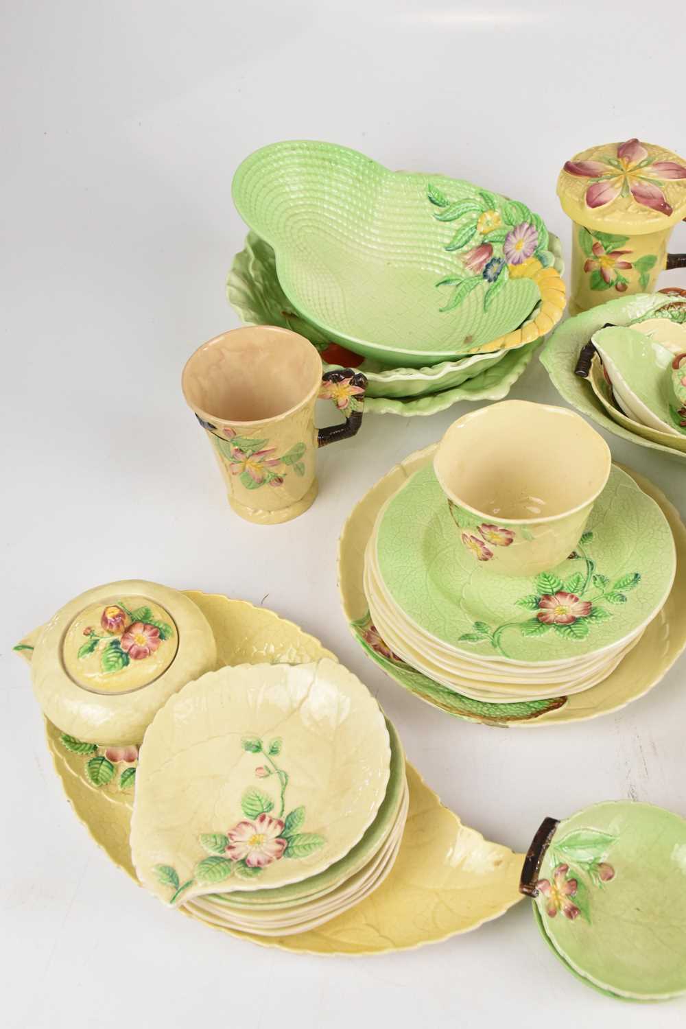 A quantity of various pieces of Carltonware to include cups, saucers, a teapot, bowls, etc. - Image 7 of 8