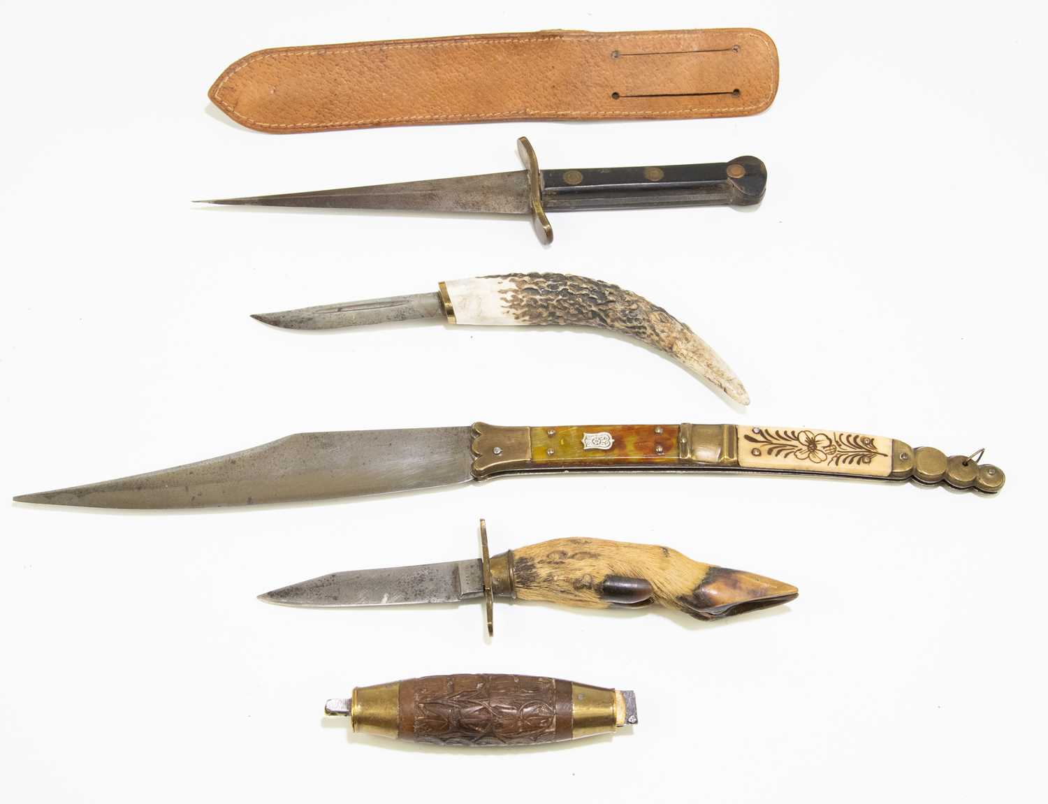 Five knives comprising a folding example with carved handle, a further example with a deer slot - Image 4 of 5