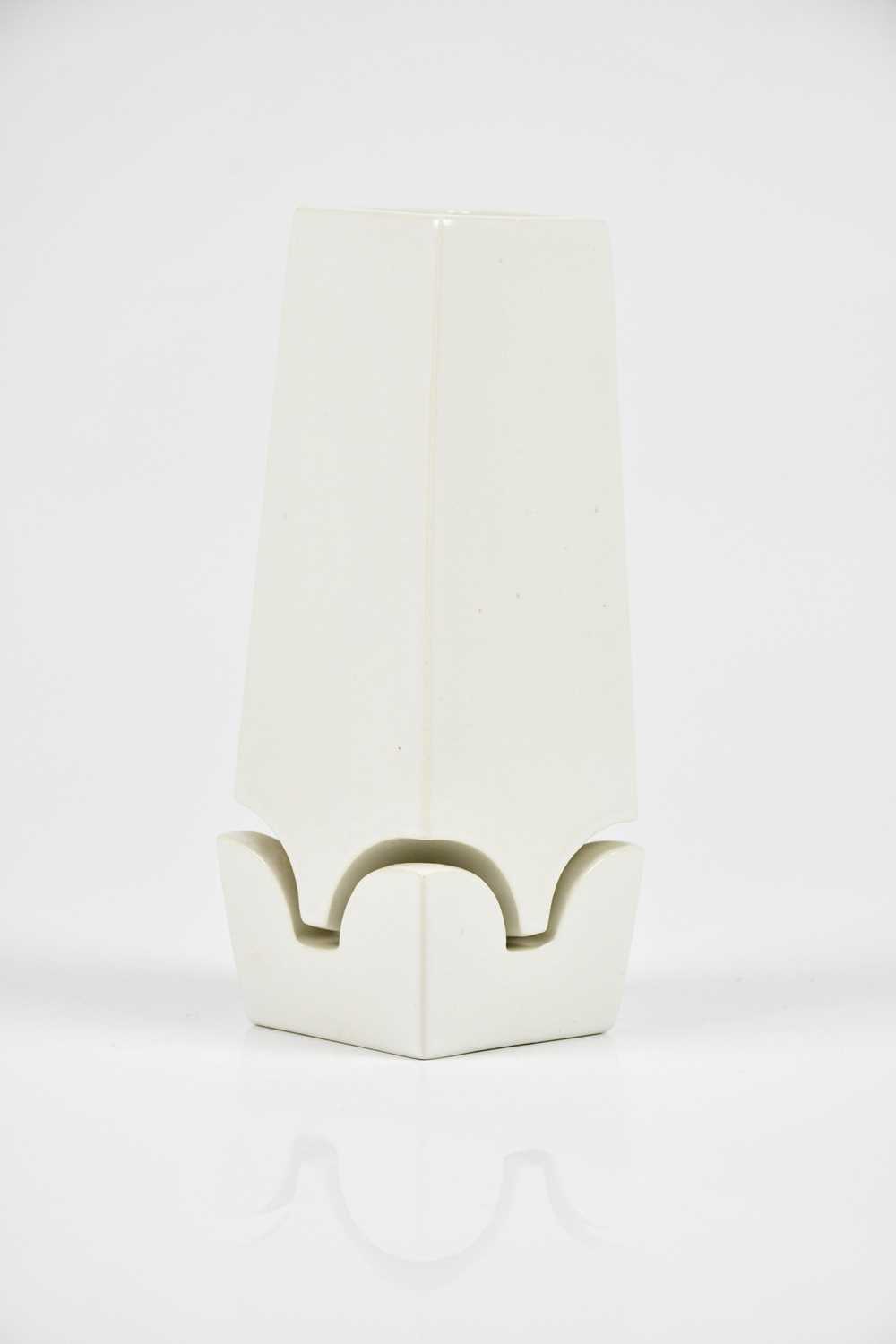 ALISON BRIGDEN FOR TROIKA POTTERY; a white glazed floating vase, signed Troika, with painted - Image 3 of 4