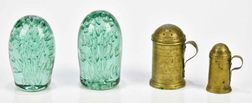 Two Victorian green glass dump weights, height of largest 12.5cm, and two 19th century pounce