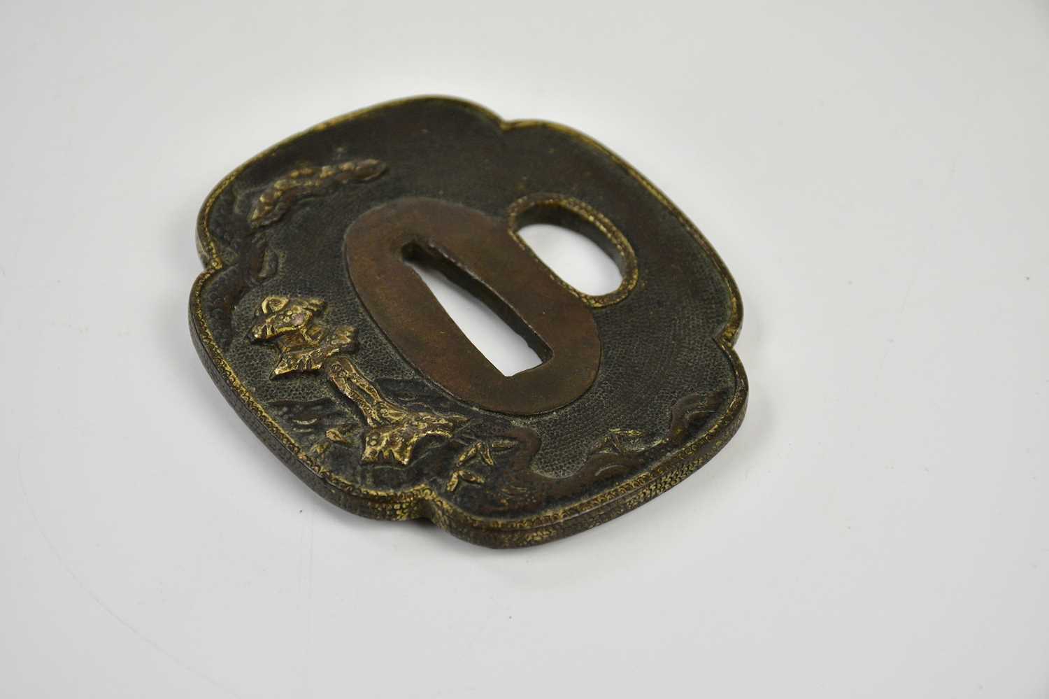 A Japanese bronze tsuba with gilt highlights, approx 7 x 6cm. - Image 3 of 4