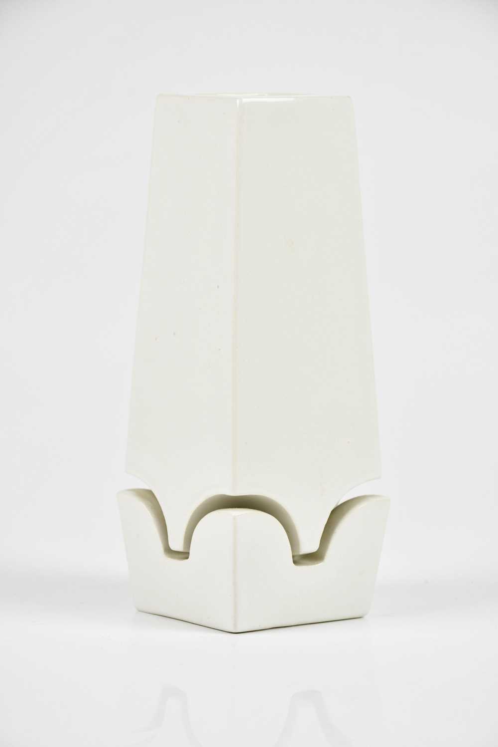 ALISON BRIGDEN FOR TROIKA POTTERY; a white glazed floating vase, signed Troika, with painted - Image 2 of 4