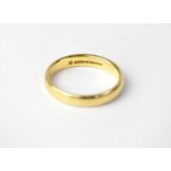 An 18ct yellow gold wedding band, size S, approx. 5.3g.