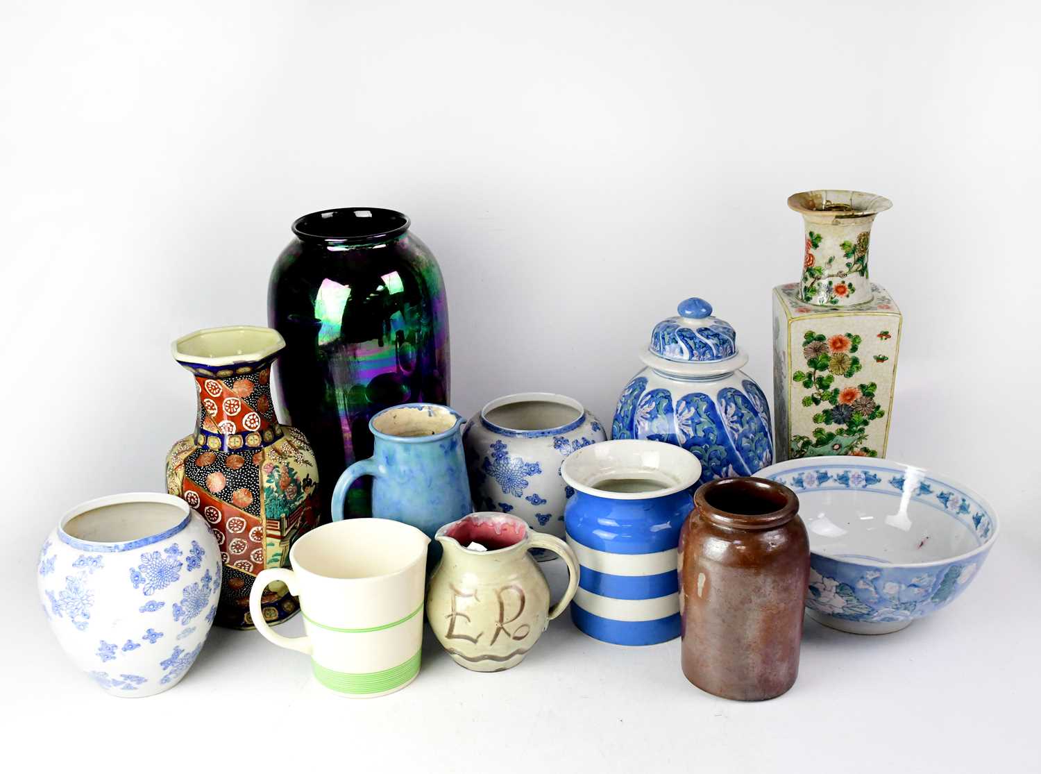 A mixed lot of ceramics to include a Sadler 'Kleen Kitchenware' milk jug, a Cornish ware pot (