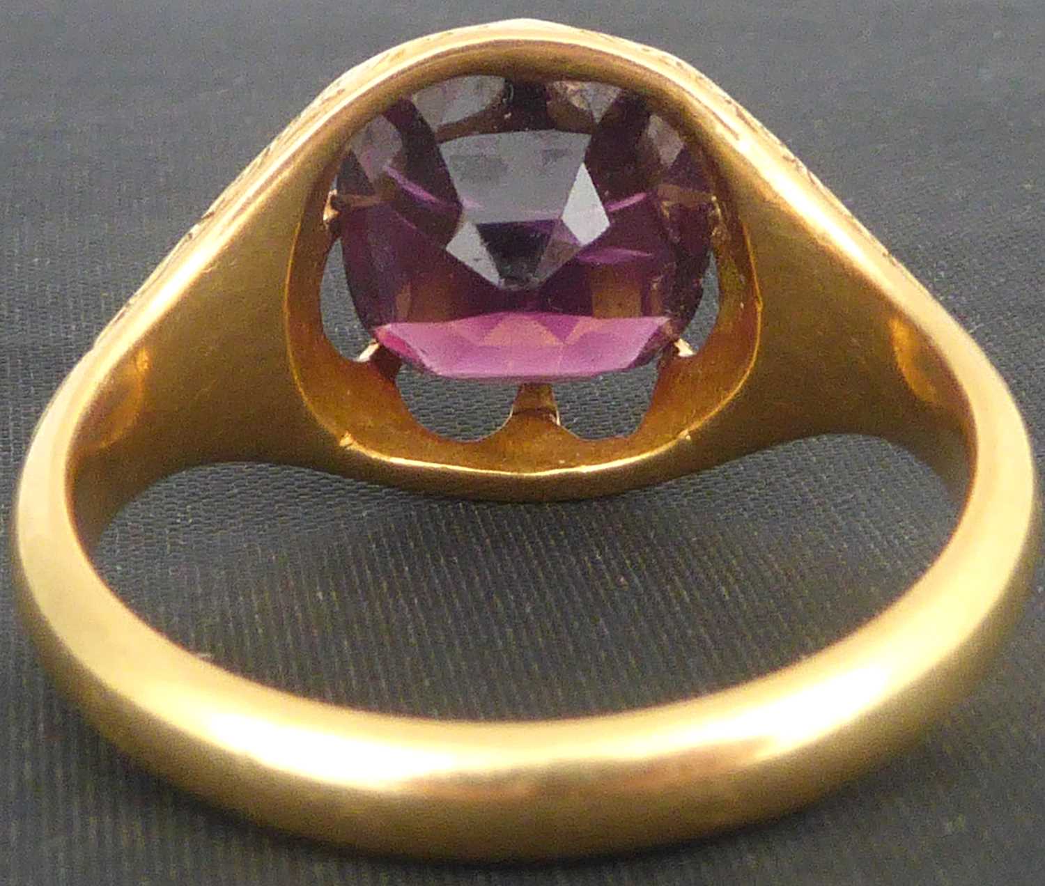 An 18ct gold amethyst ring with claw set square cut amethyst, with patterned shoulders, size R, - Image 3 of 7