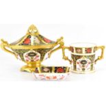 ROYAL CROWN DERBY; three pieces of 1128 pattern Imari decorated items, comprising a small pin