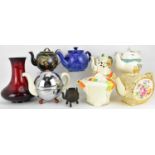 Ceramics to include seven decorative teapots, Royal Doulton pattern D6023, Alfred Meakin Art Deco