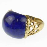 A 9ct yellow gold dress ring with lapis style top and love heart pierced shoulders, size Q,