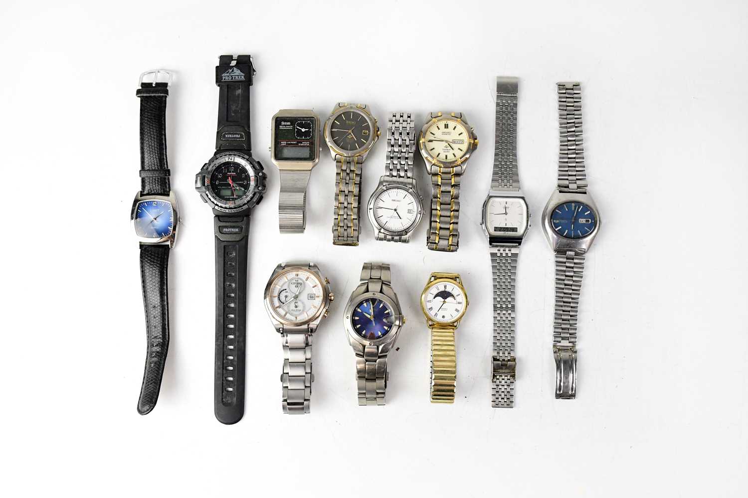 A quantity of gentlemen's wristwatches, mainly stainless steel to include Citizen, Seiko, Casio,